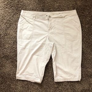 Lane Bryant Khaki Capri Bermuda 24W